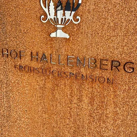 Hof 3*